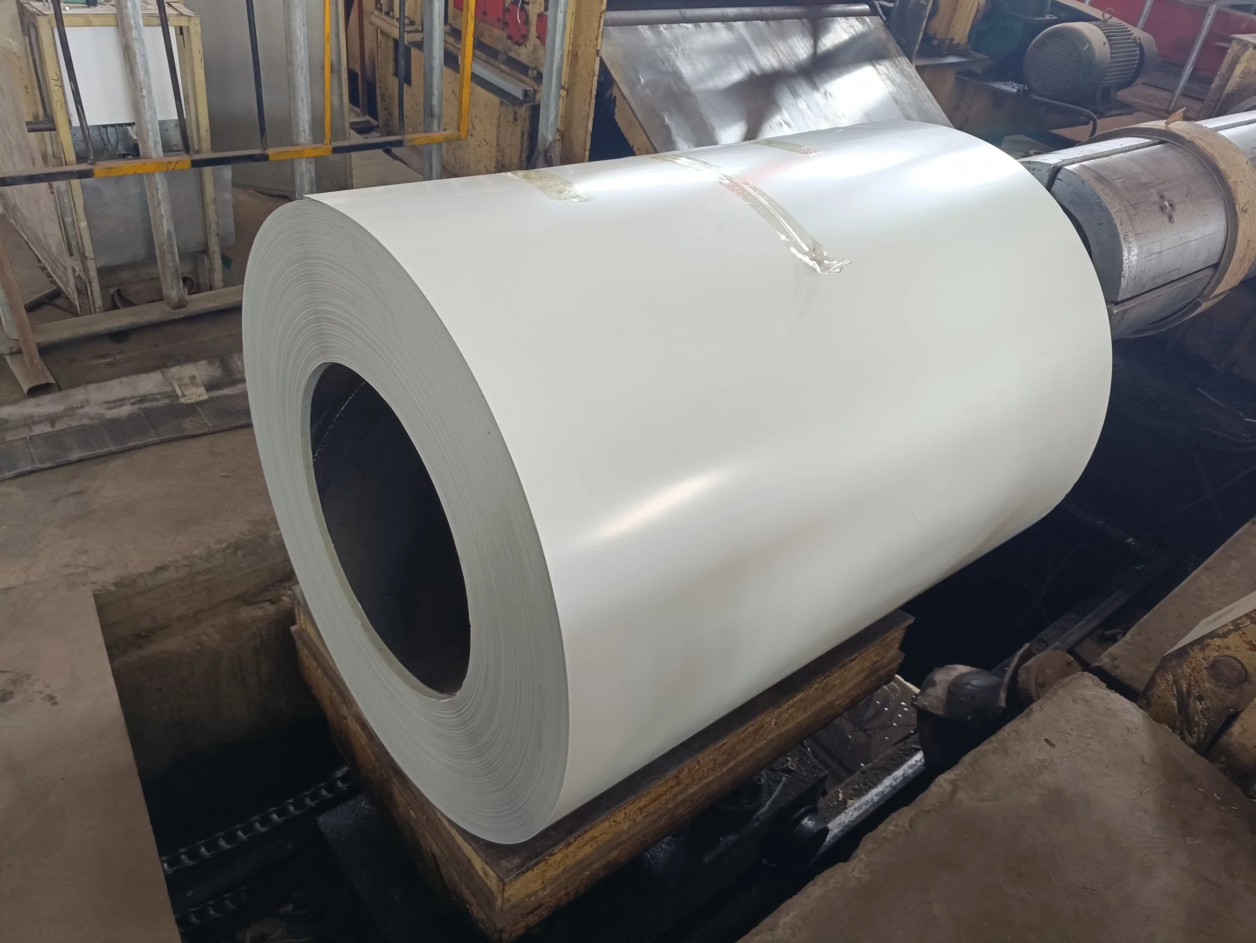 Hot Sale PPGI/PPGL Color Coated Steel Coil Factory Manufacture Color Coated Prepainted Steel Coil