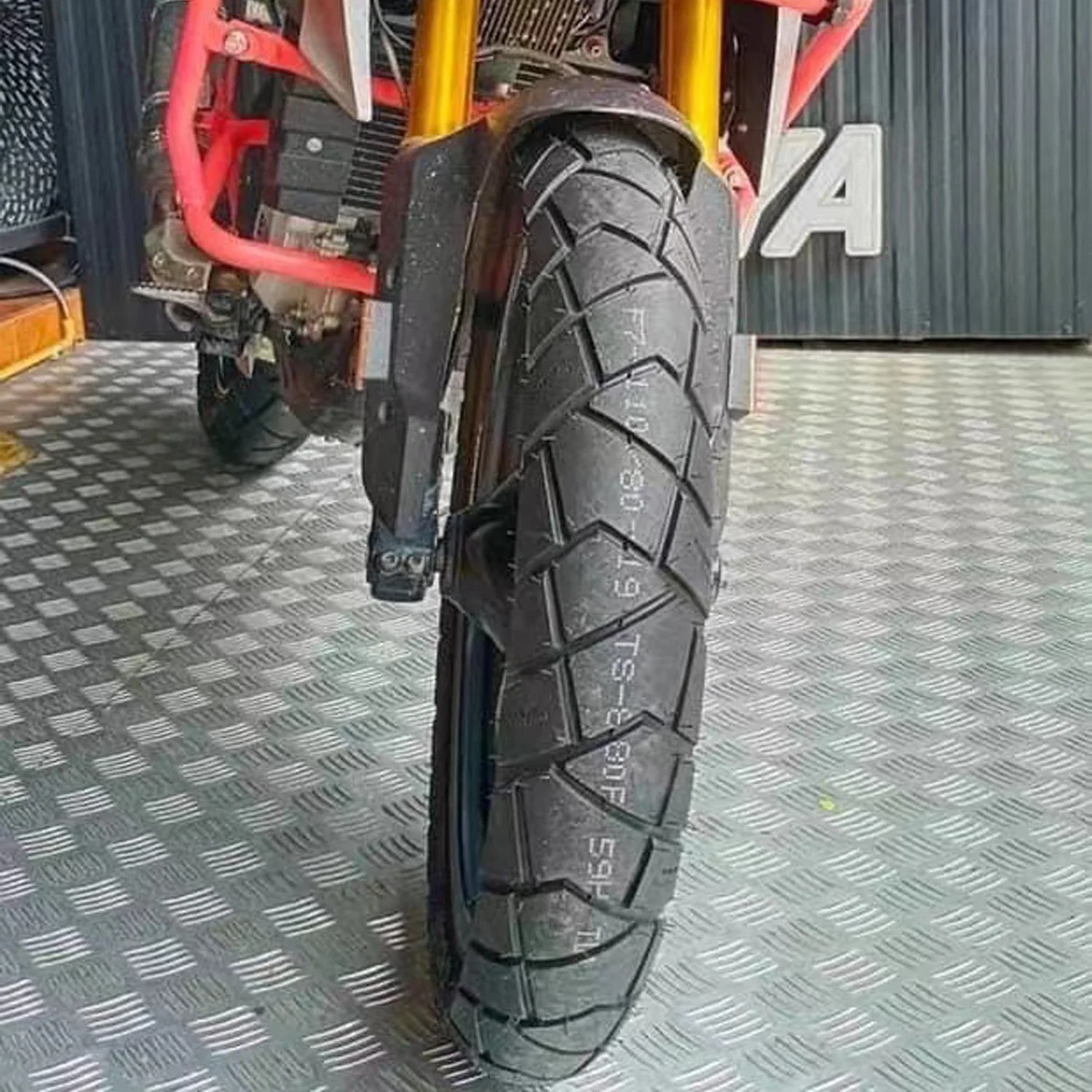 Pneu de aventura todo-o-terreno para utilização intensiva pneu de motociclo TS-880F 120/80-16 110/70-17