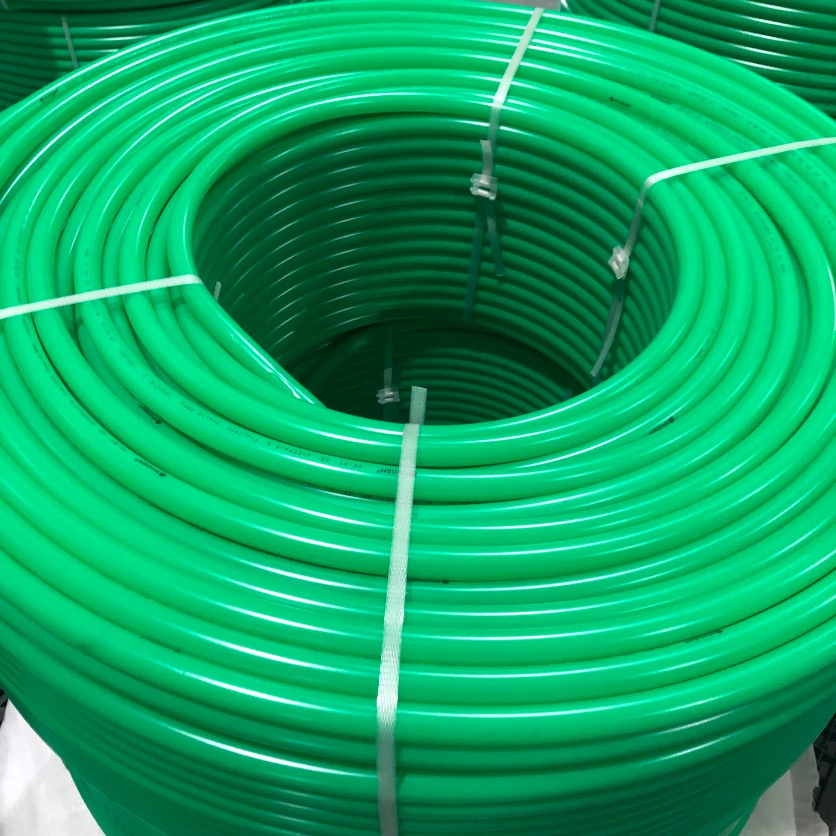 Green Color Water Pex Pipe and Press Crimp Fittings