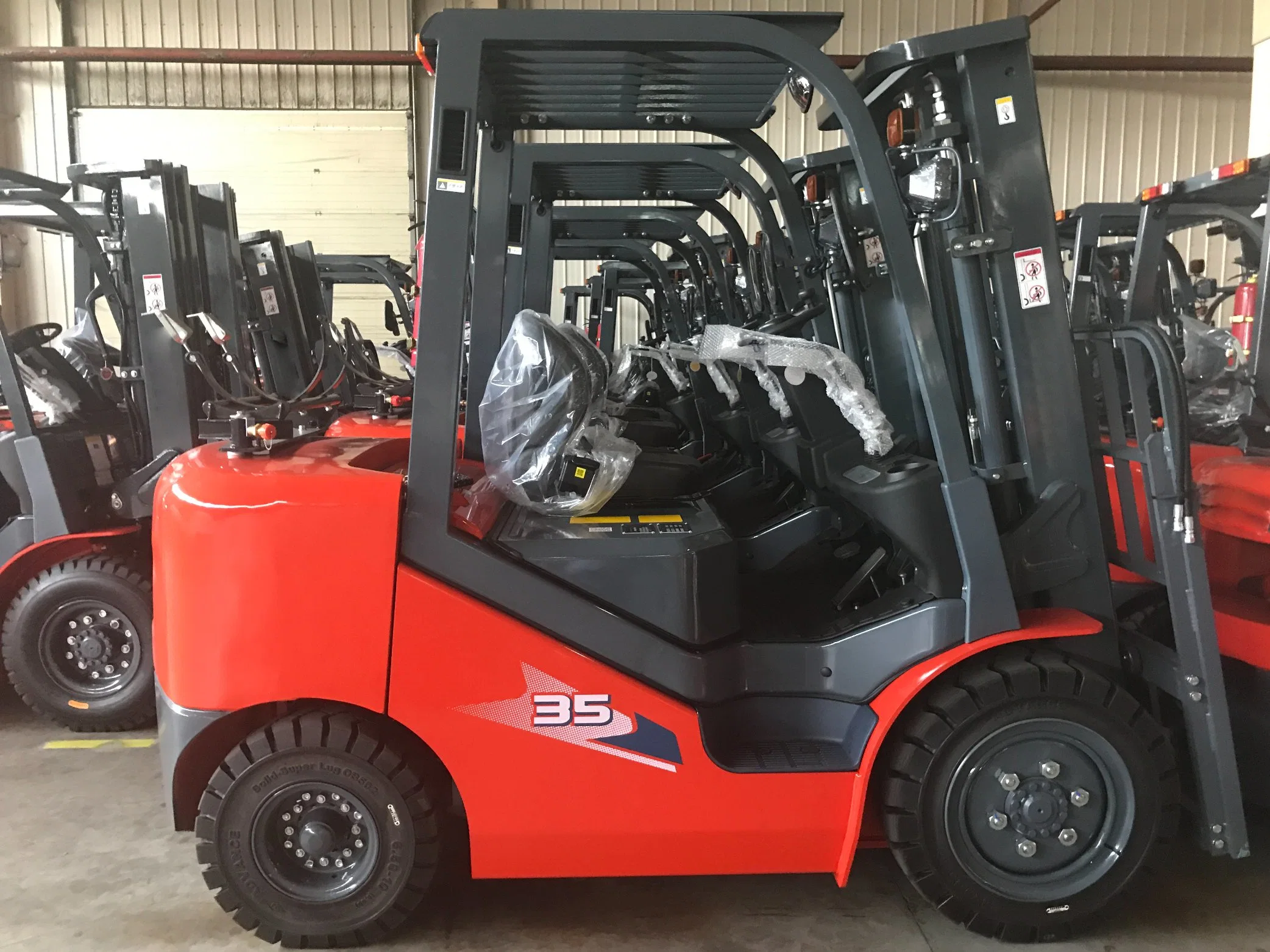 Chinese Heli Brand Cpcd60 6ton Diesel Forklift Truck with Attachments