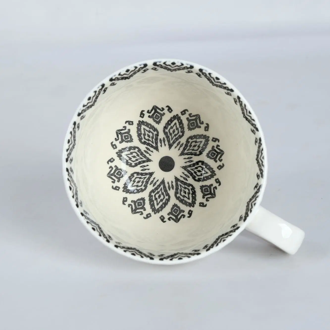 Embossed and Color Printed Design Tea Water Milk Lattes Cup Kitchen Utensils Decoration