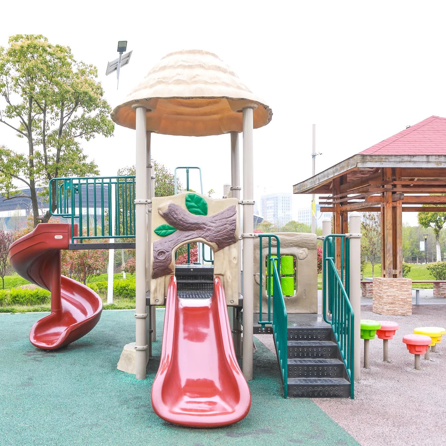 El equipo de parque infantil al aire libre para niños de la estructura de juego