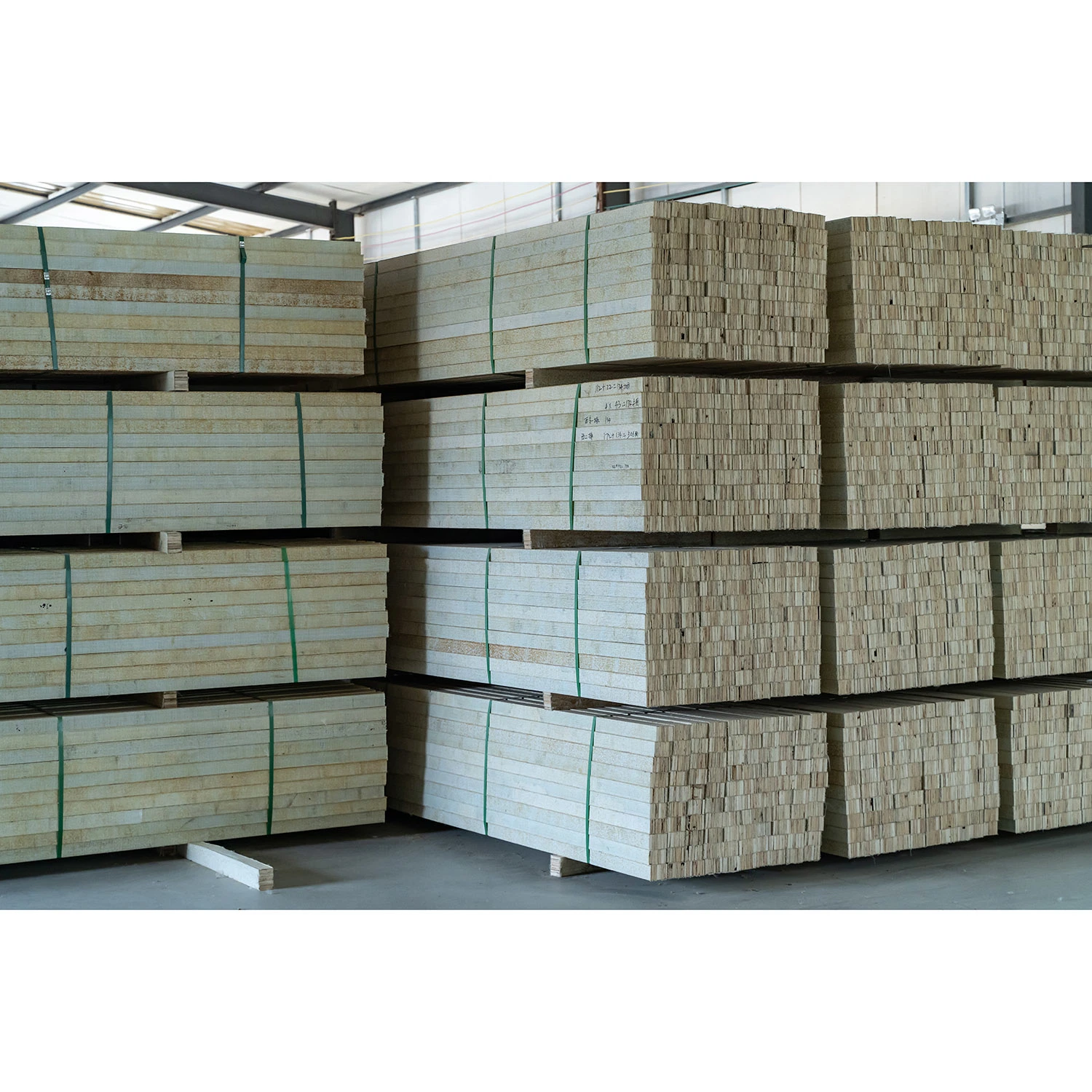 Venta de la construcción de la construcción de Foco caliente madera cuadrada de plástico de tablones laminadas