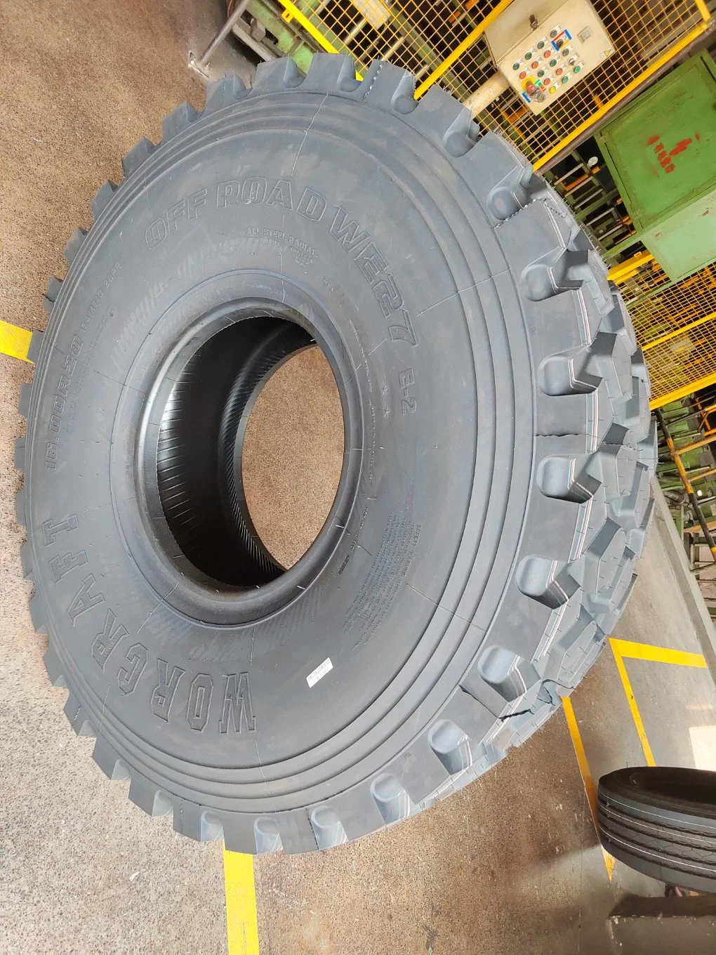 Worcraft Brand 16.00r20 425/85r21 14.00r20 12.00r20 29,5r25 Schwergasöl LKW-Reifen TBR OTR