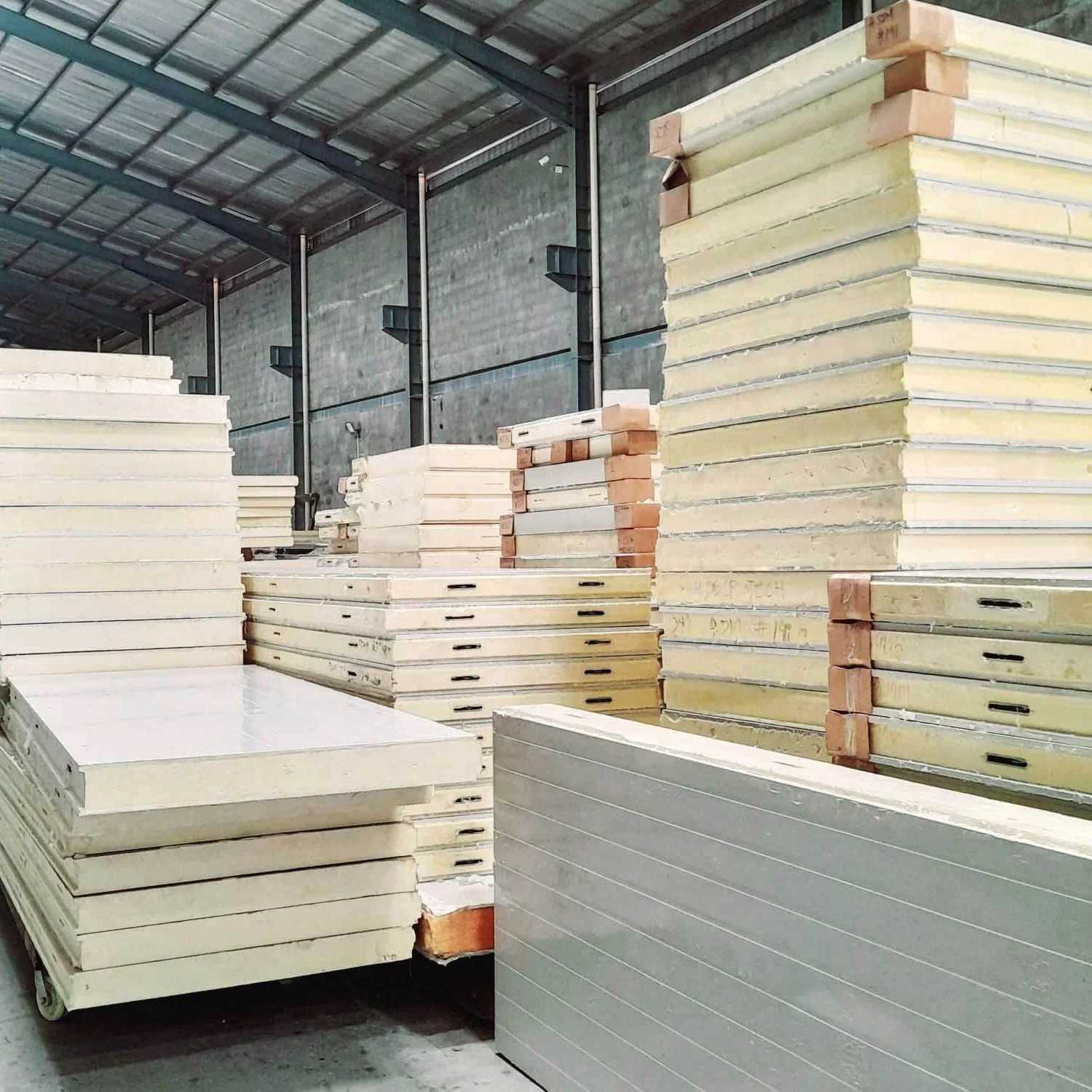 Fire Proof and Sound Rock Wool Sandwich Wall and Roof Panel Glass Sandwich Panel