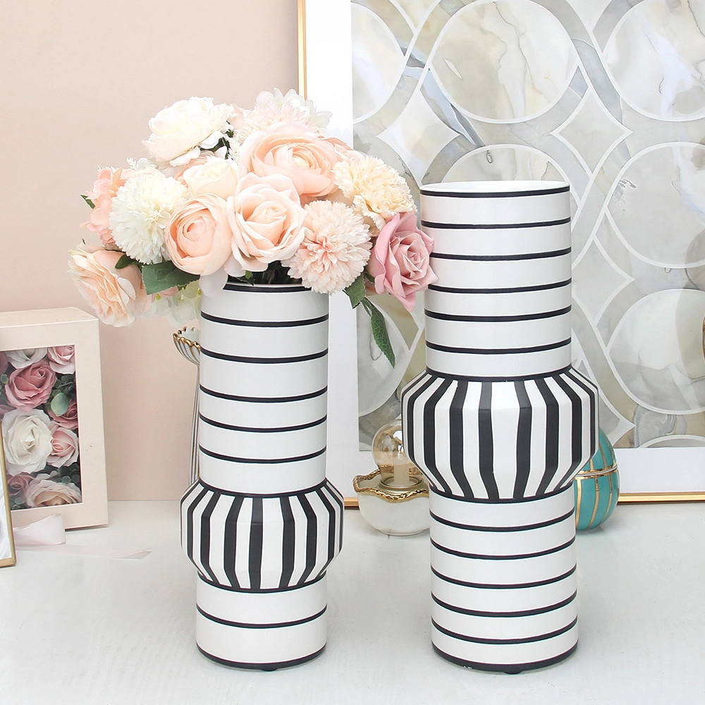 V053 Funny Design Ceramic Zebra Line Pattern Table Vase Set Abstract Crafts Vase Porcelain Black and White Irregular Dried Flower Vase