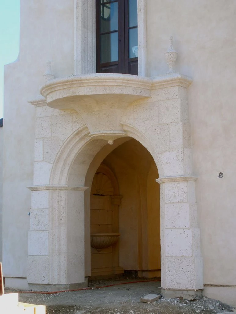 Custom Made Cream Limestone Architectural Stone Classic Arch Moulding Entrance