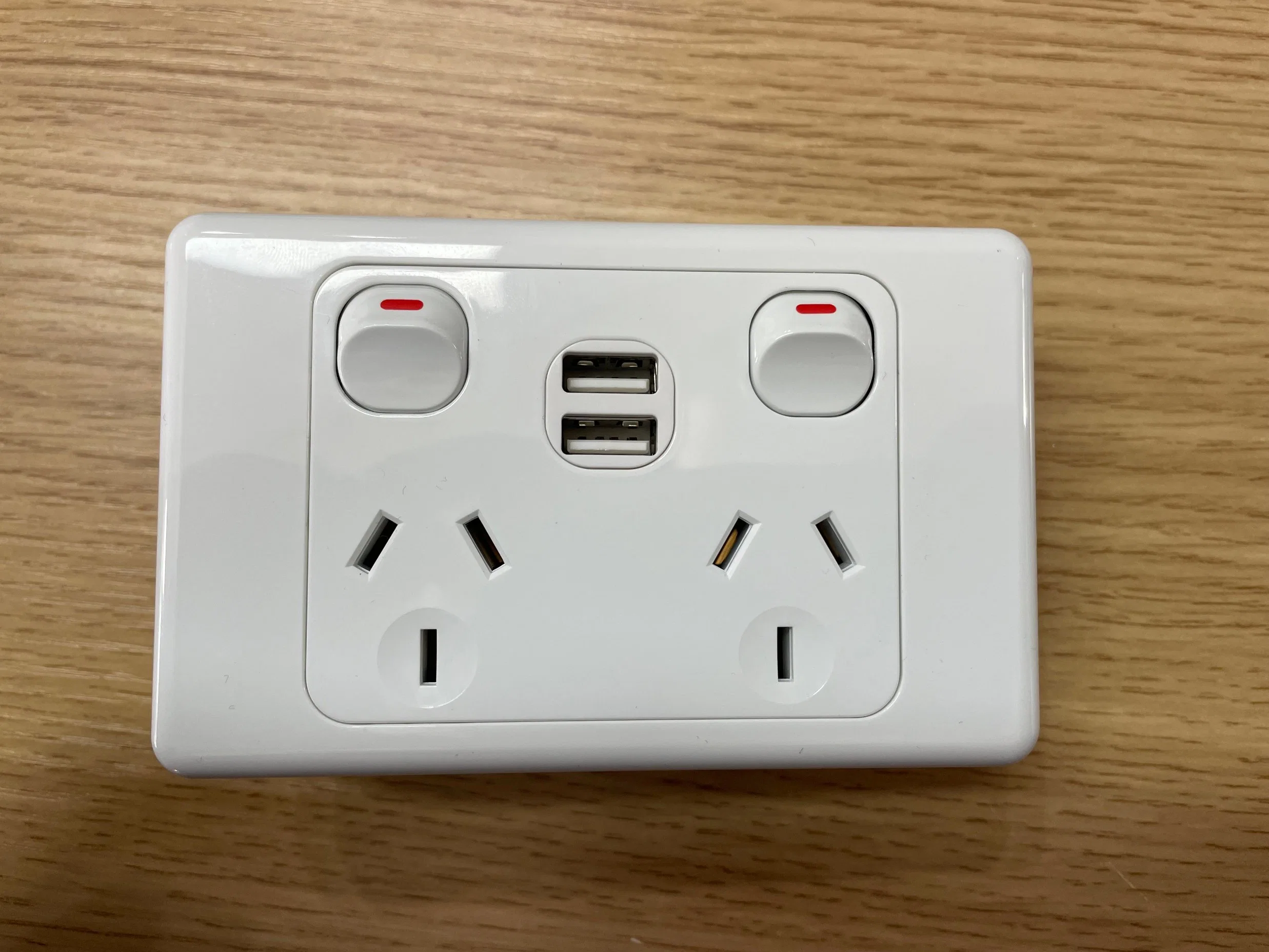 SAA Clipsal Austrália Nova Zelândia tomada de parede padrão Double 5V Pontos de alimentação USB a e C de 2 AMPS GPO