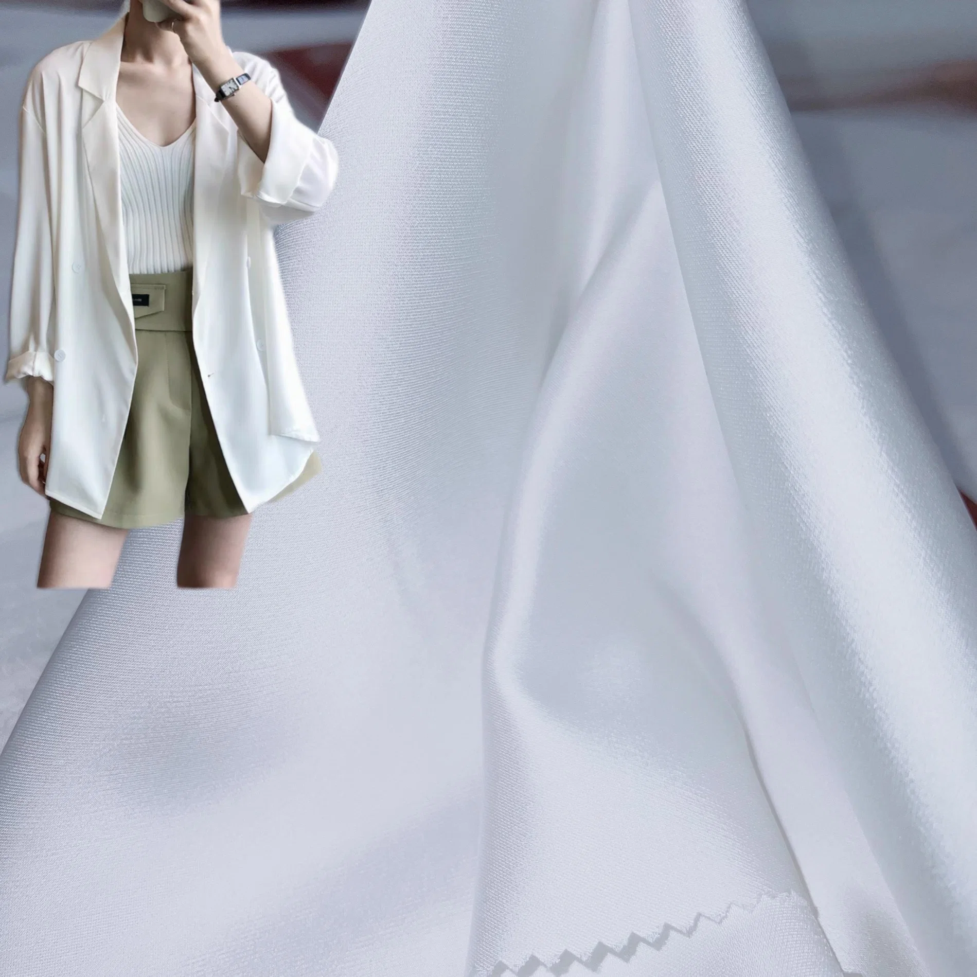 La Chine de gros de mousseline de soie polyester Tissu satin robe pour les femmes et les Dames costume /Garment