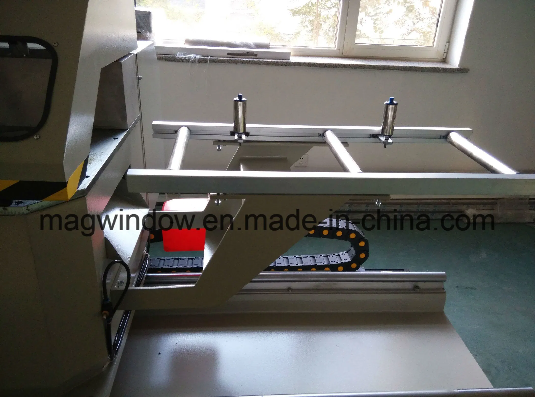 CNC Double-Head Aluminum Profile Cutting Saw with Auto Measuring