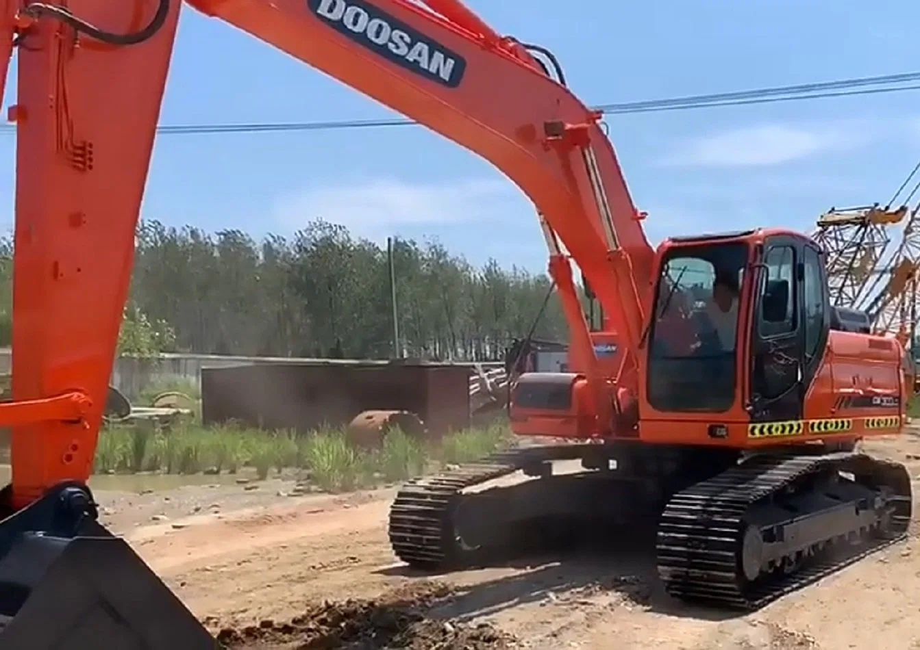 Excavadoras 30t de servicio pesado Maquinaria de construcción de segunda mano Excavadora Usada Doosan 300 Dx300 Excavadora de orugas usada