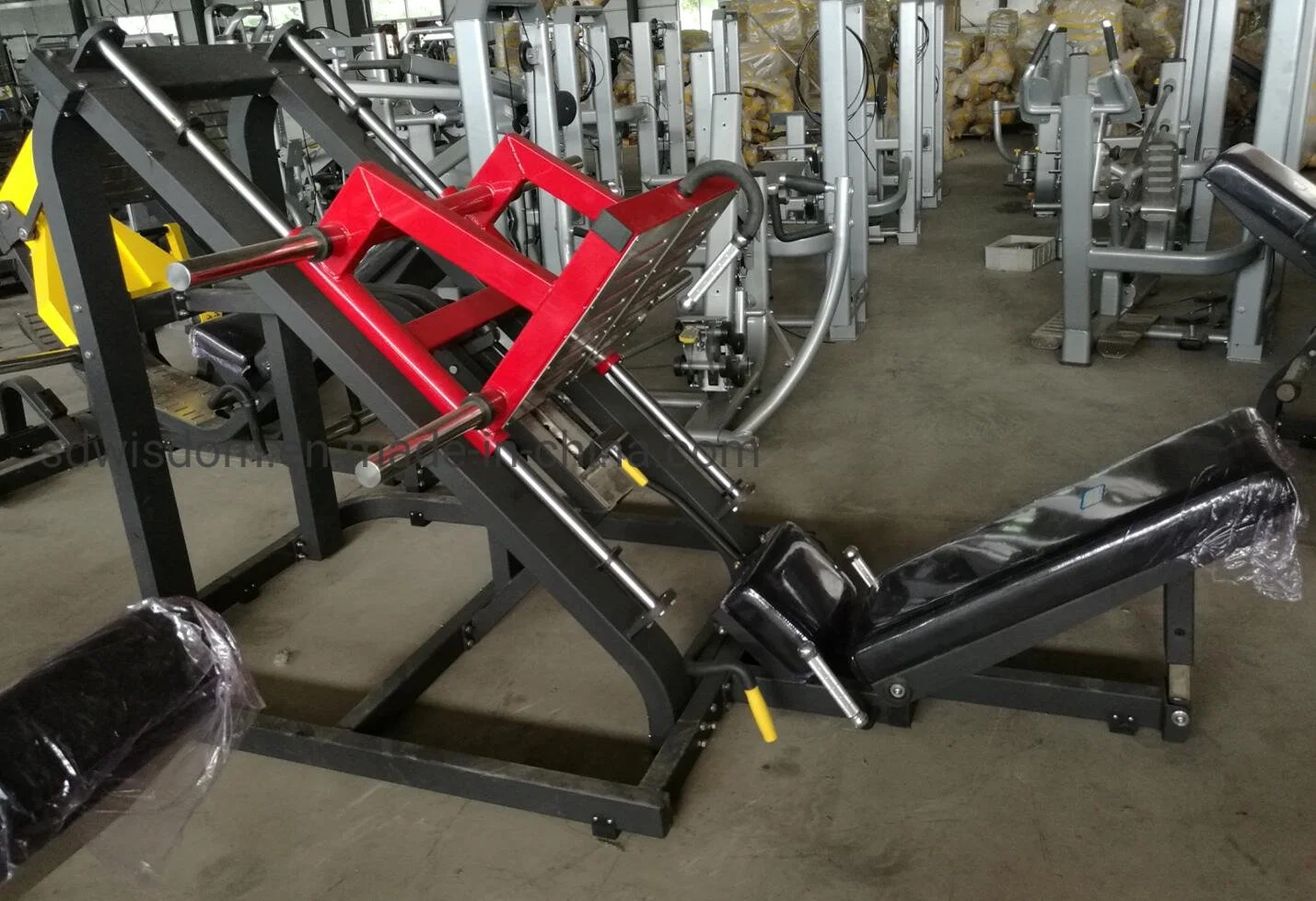 Dh4017 Equipamento Comercial de Academia para Musculação em Casa Fitness Máquina de Pressão Linear para Treinamento Muscular.