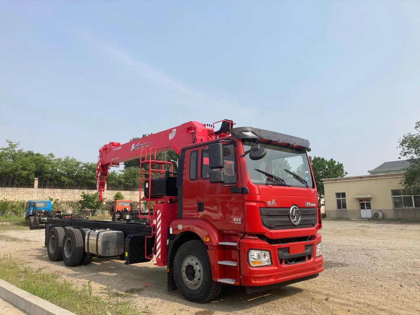 China Günstige Preis H3000/340hp/10 Räder LKW mit Kran zum Verkauf