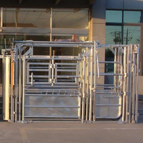 Hot Dipped Galvanised Cattle Squeeze Chute