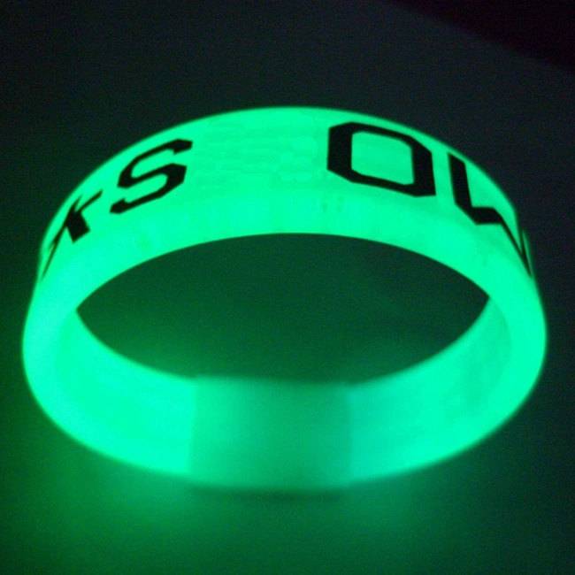 2015 Eco-Friendly Silicone Wristbands Glow in Dark Slicone Bracelet