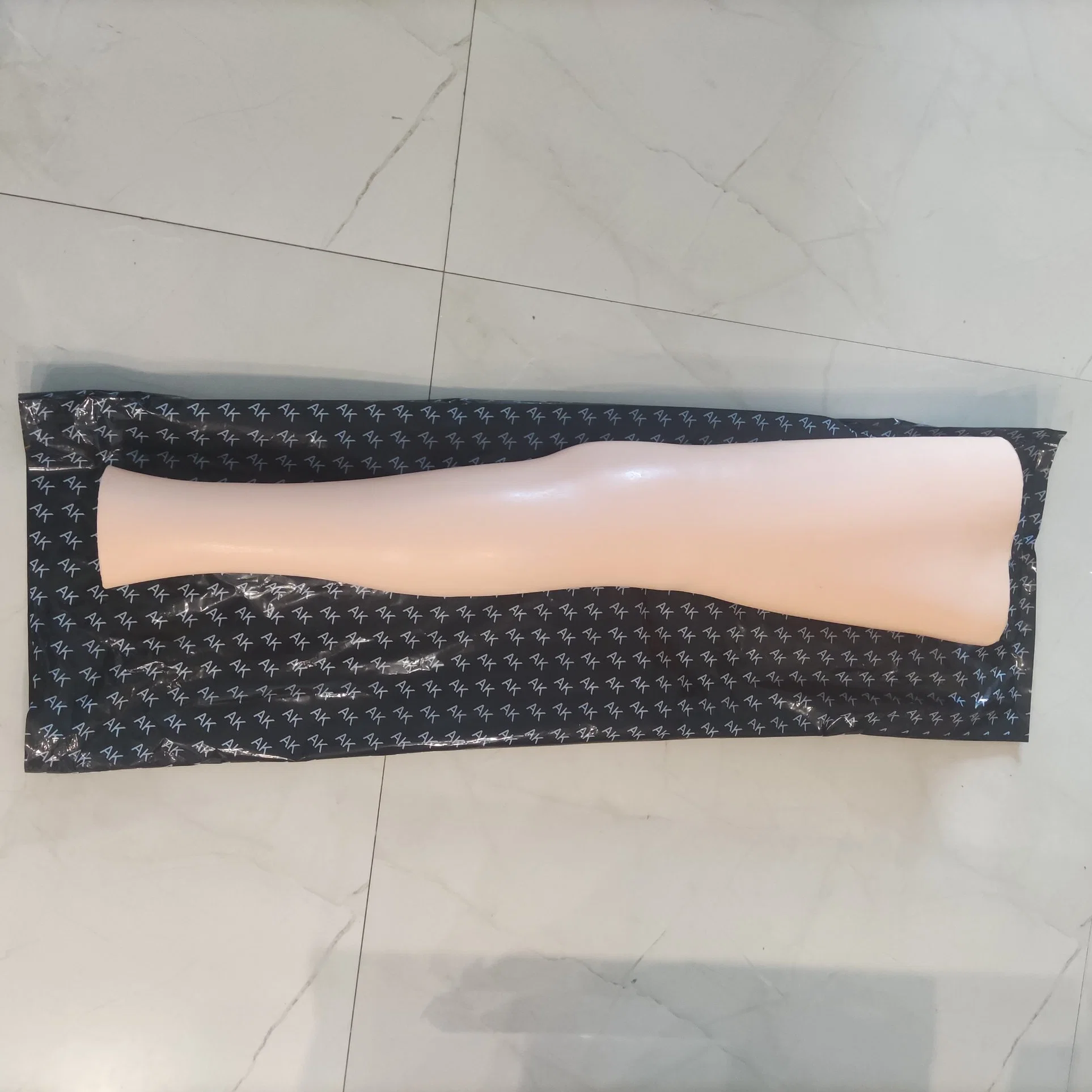 New Product Polyurethane Foam Legs for Prosthetic Legs, Patients with Amputation Above Knee Joint