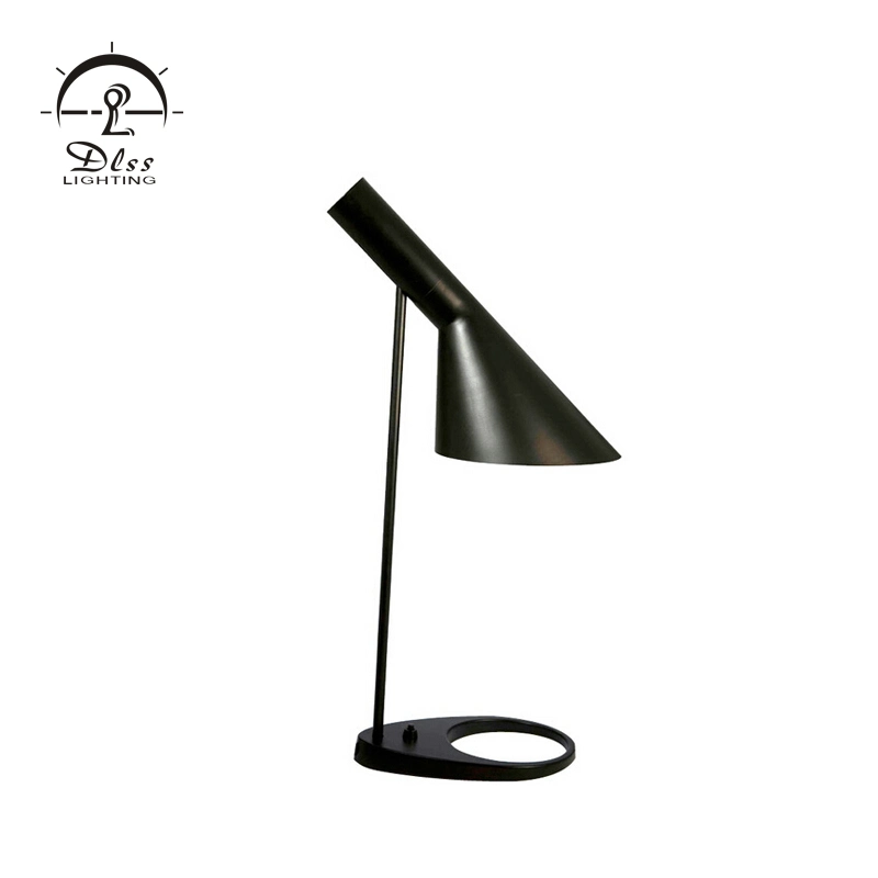 Un style simple noir pour la lecture de l'éclairage Lampe de table