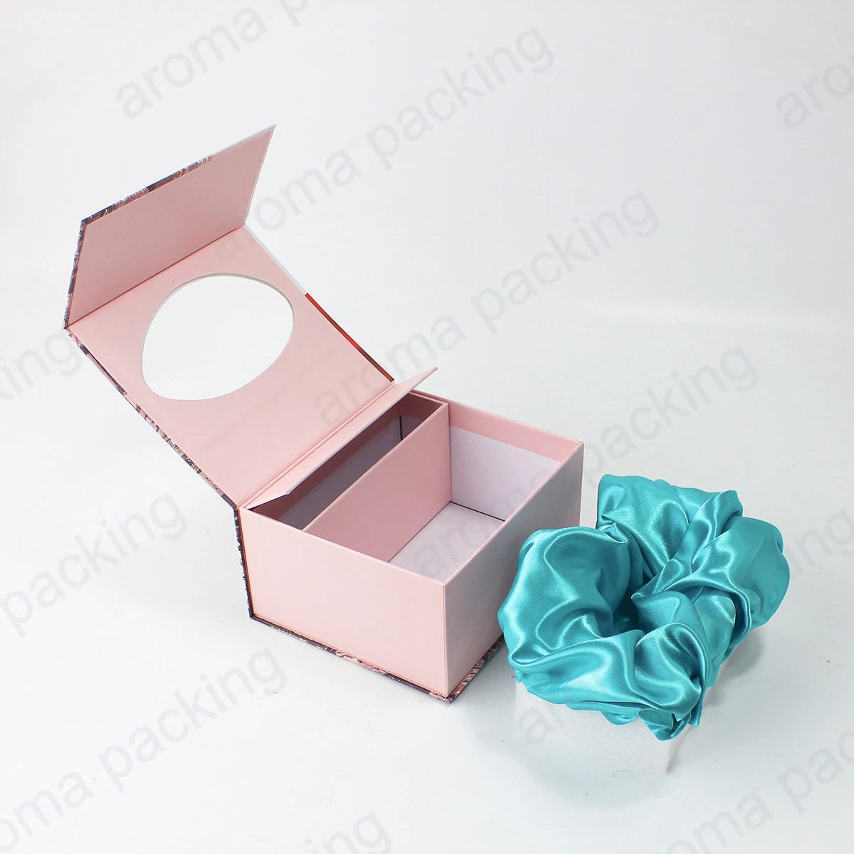 Nude Pink Magnetic Gift Box for Cosmetic Packaging with Silk Material and PVC Window