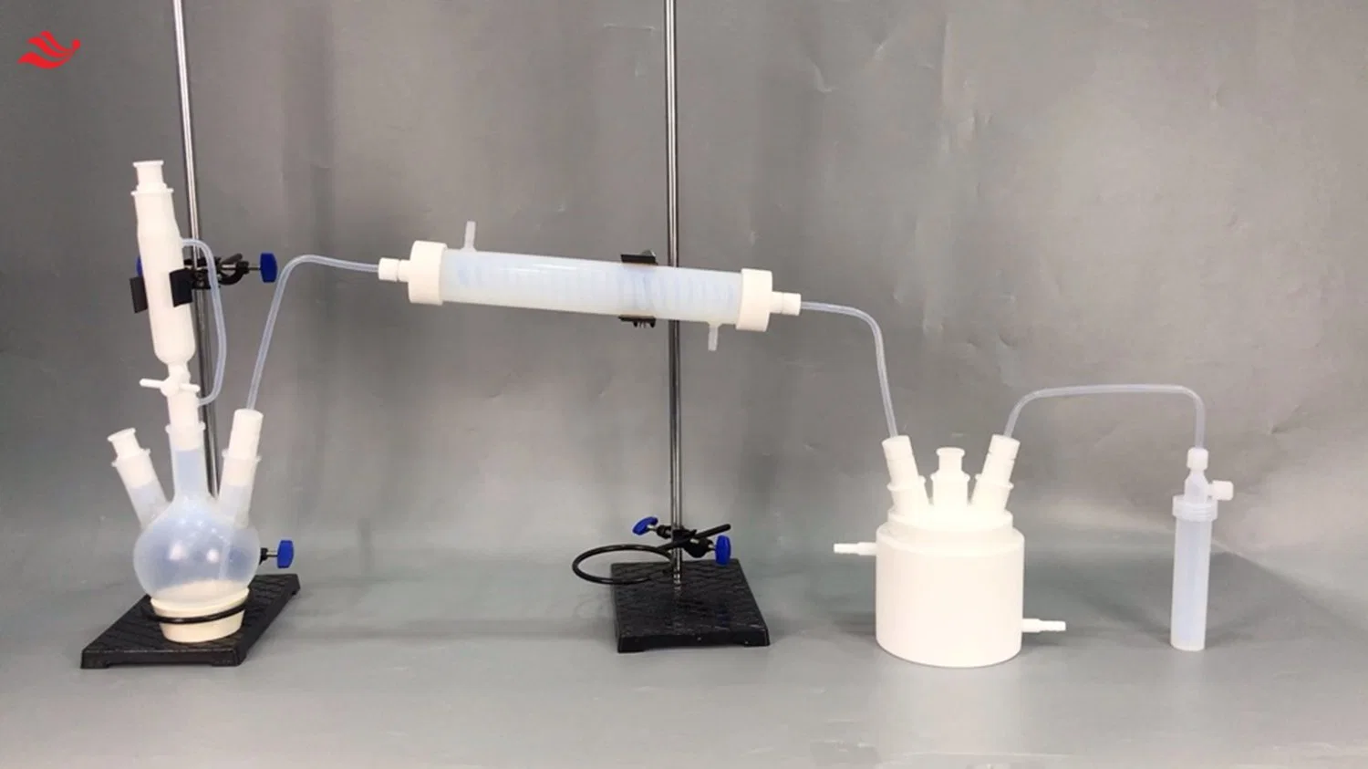 Hydrogen Fluoride Distillation Reaction Device for Semiconductor and Pharmaceutical Industries