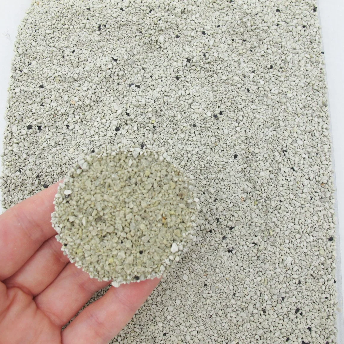 Economical Competitive Price Natural Cleaning Sand Clumping Domestic Mineral Domestic Ore Activated Carbon Particle White Bentonite Clay