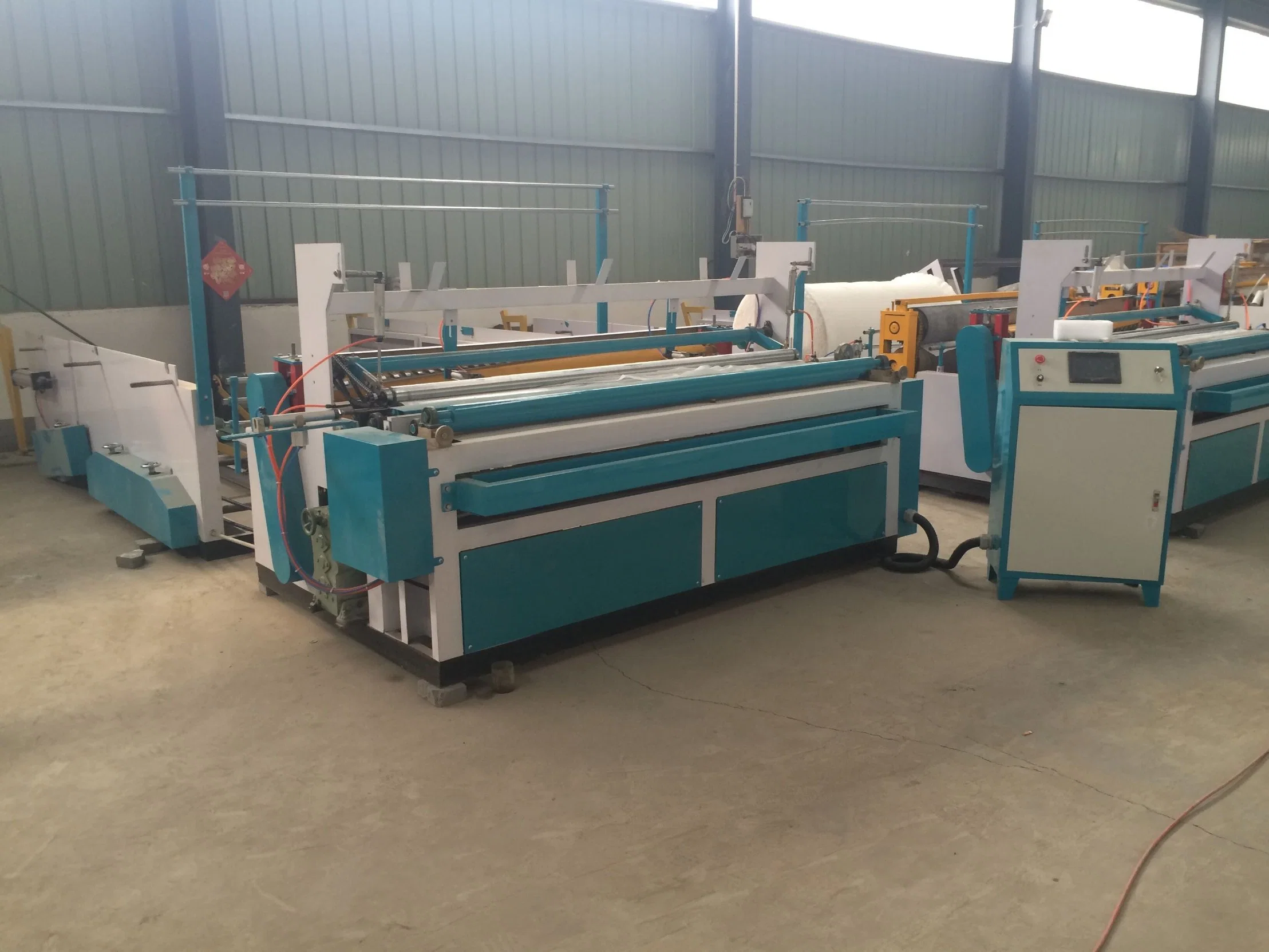 150-280m/Min. Automatisches Kernziehen Henan China Guillotine Papierschneider Schneiden Maschine