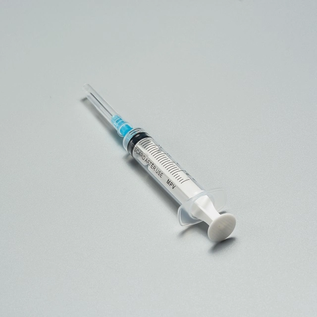 Disposable Syringes and Needles /Medical Device