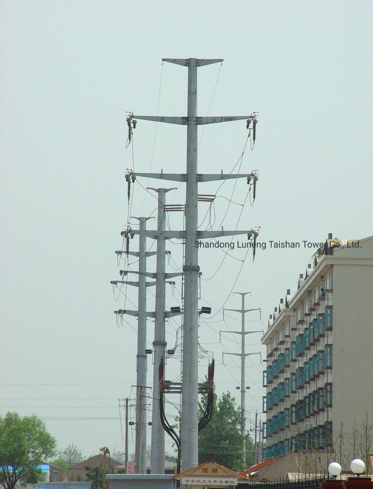 10kv/60 kv/kv 132kv/230/380kv/400kvelectric Pole/ tour en acier galvanisé/mât en acier de transmission de puissance