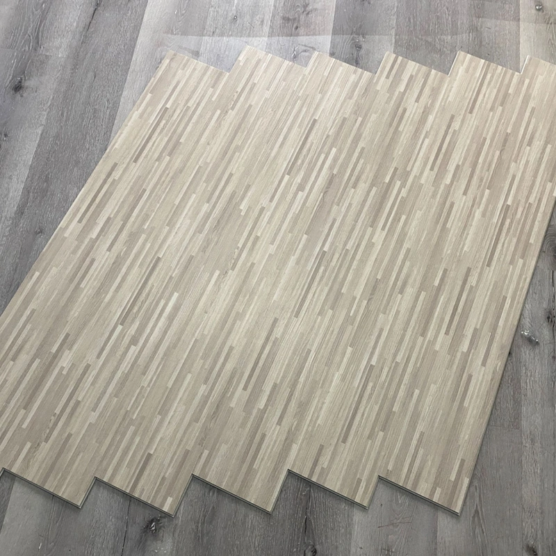 A China por grosso e auto-adesivo Lvt pisos de madeira pisos de vinil PVC Plank