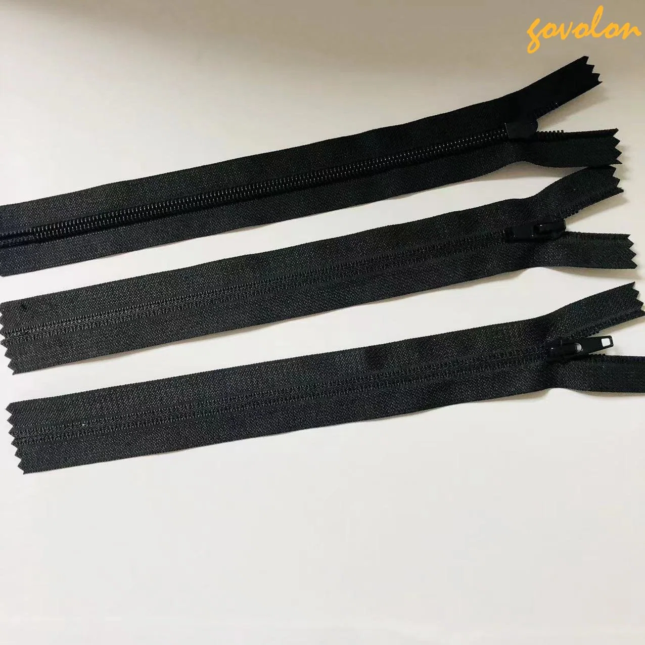 Custom 23.5cm Closed End Invisible Zipper Black Reverse Nylon Zipper