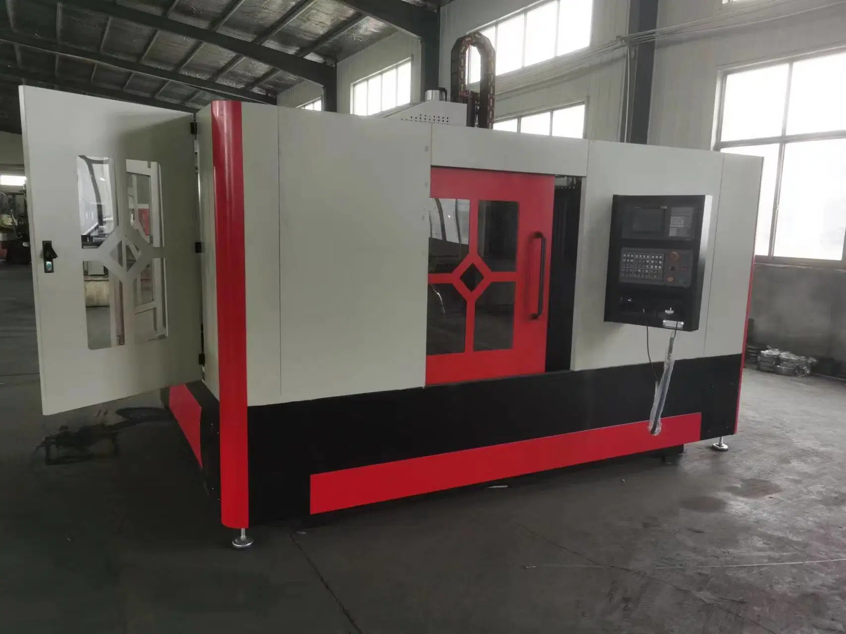 Long-Term Accuracy Universal CNC Drilling and Milling Machine Tat40