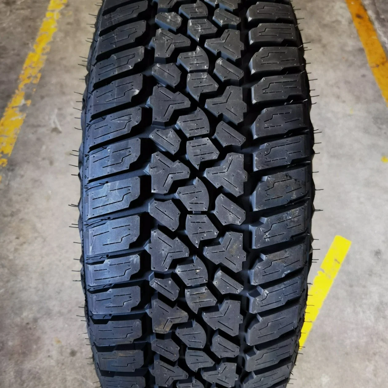 Mileking Haida Double King Joyroad Manufacture Passenger Car Tyre All Road Mud Terrian at/Rt/Mt/SUV/PCR Jeep Light Truck 4X4 Tires Accessories Wholesale/Supplierr Price