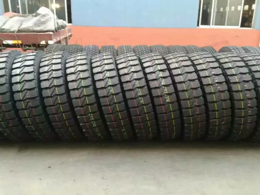 Car Winter Snow Tire for Car 205/65r15 235/45r18 225/50r17 205/55r16 195/65r15 175/65/R14 225/55/17 Tubless