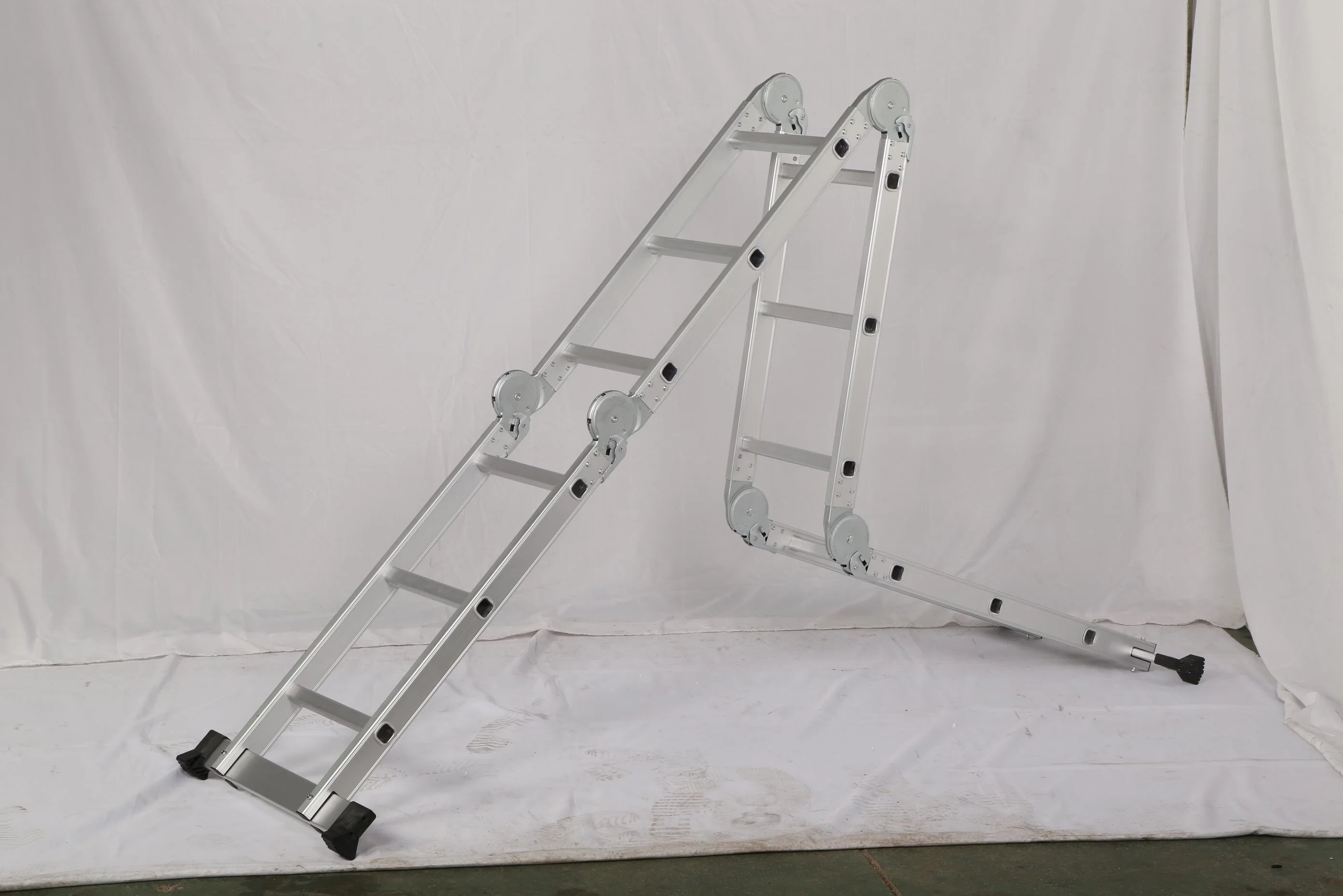 12 Steps Portable Multi-Purpose Ladder Made of Aluminum Material