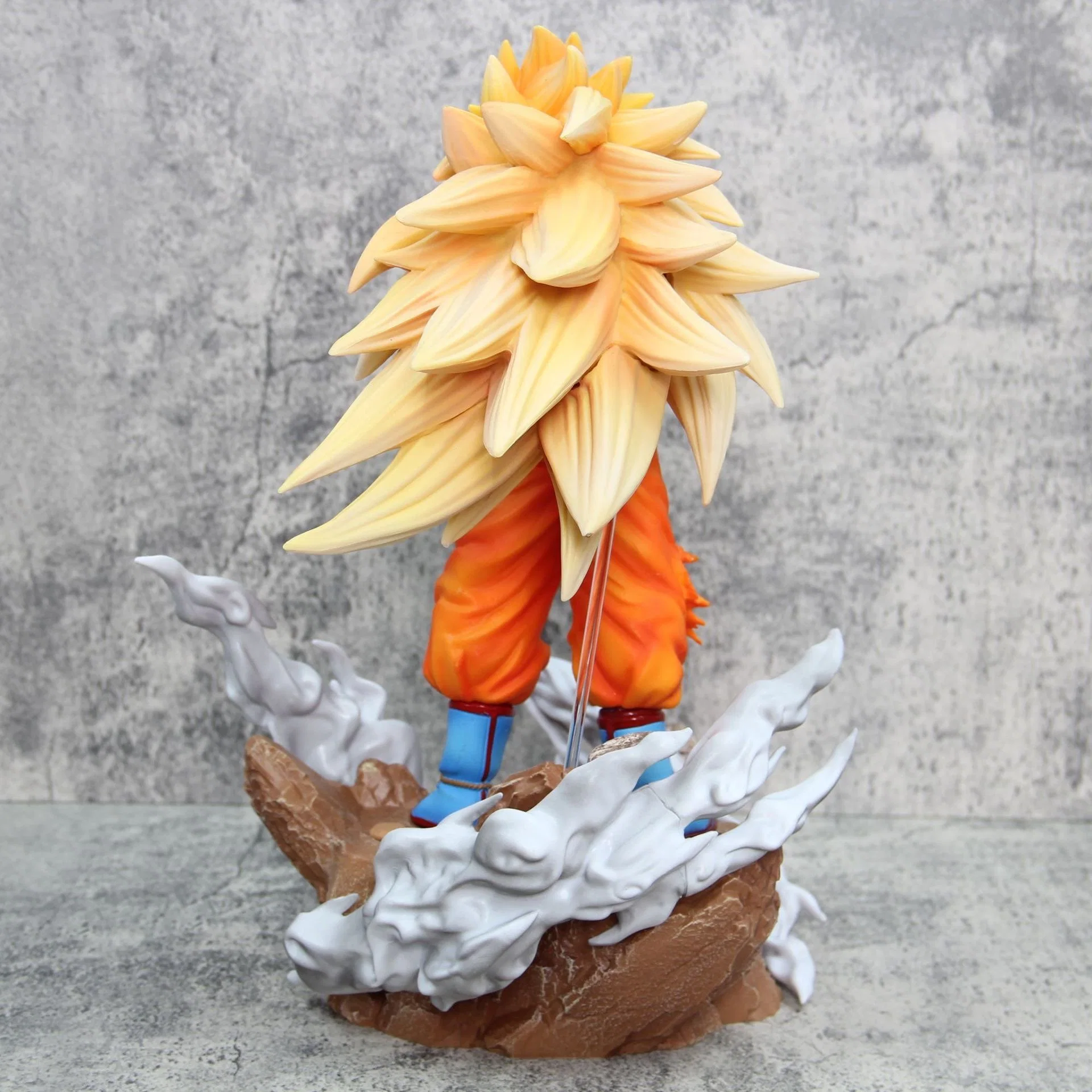 Factory Supply Gk Battle Super Saiyan Son Goku Dragon Ball Z Wholesale/Supplier Japanese Anime PVC Figure Toy