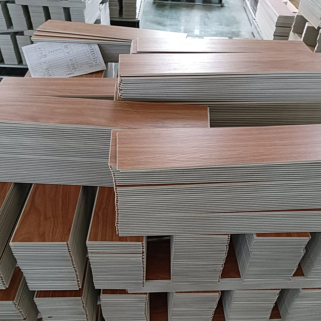 4mm -7mm Luxury Wood Design Parquet Spc Flooring