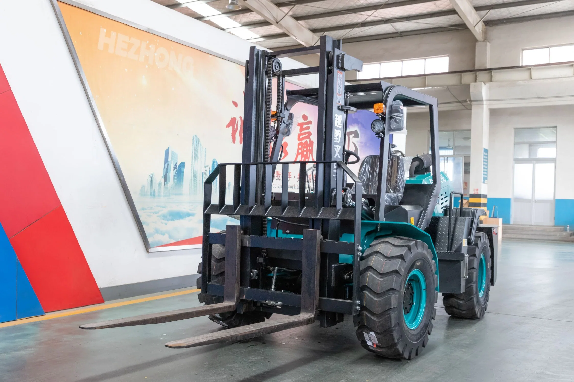 Contrepoids mécanique automatique diesel tout terrain de 3 tonnes Chariot élévateur