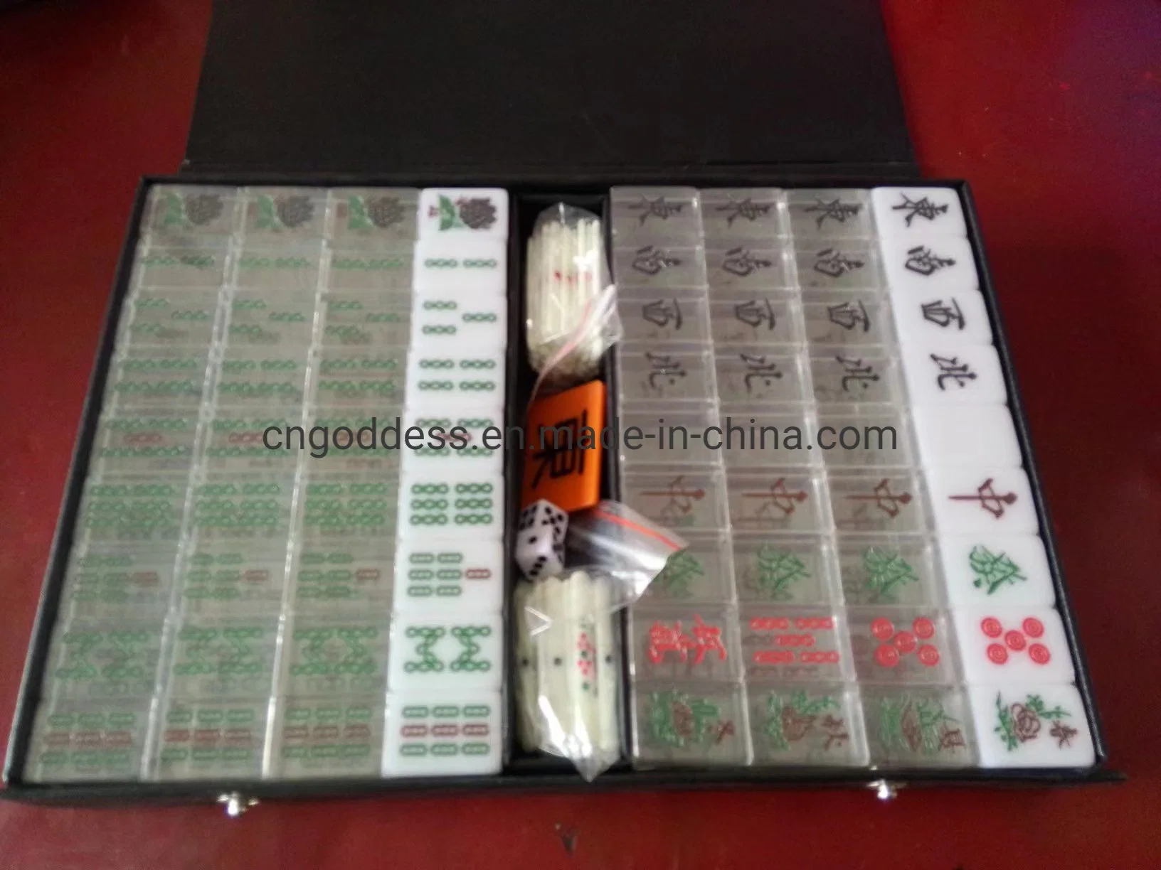 Versión tradicional China Juego Mini Mahjong Set Portable 144 Tiles Material acrílico