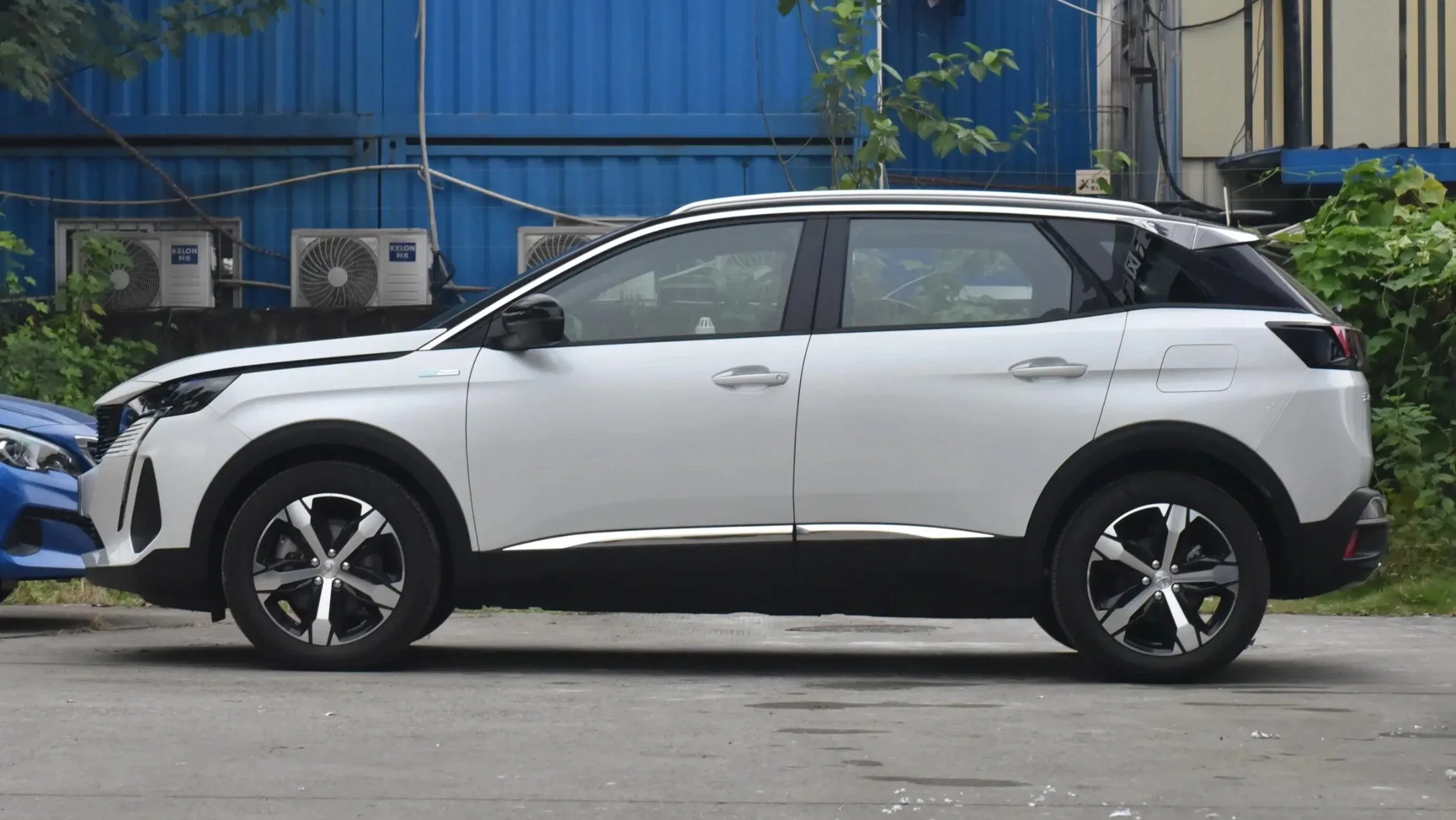 2023 Peugeot 4008 Phev Plug-in Hybrid Version with a Displacement of 1600cc used Car