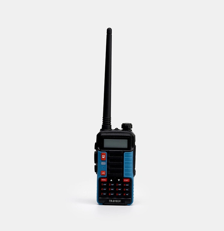 أحدث طراز راديو Baofeng UV-6بالإضافة إلى ووكي توكي ثنائي الاتجاه 8W 128CH جهاز الإرسال والاستقبال الذي يتم التعامل معه