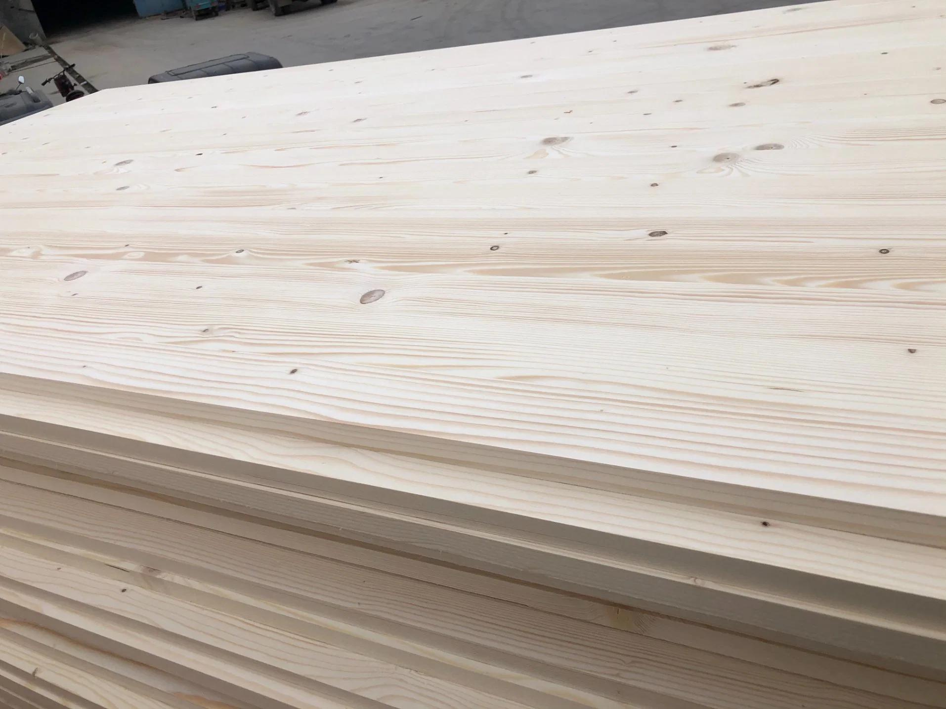 OEM Board Factory Direct Sales Cheap Prices Fir Timber for Construction