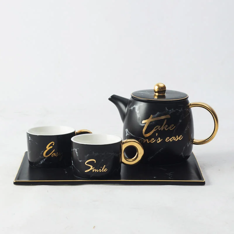 Tasse en céramique de café de haute qualité en or nordique, ensemble de bouilloire et grille-pain, ainsi que boisson classique pour le thé de l'après-midi.