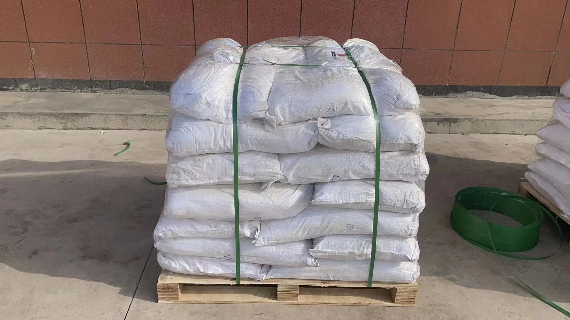 Caustic Soda Flake/ Pearl/ Sodium Hydroxide Naoh with Prompt Shipment