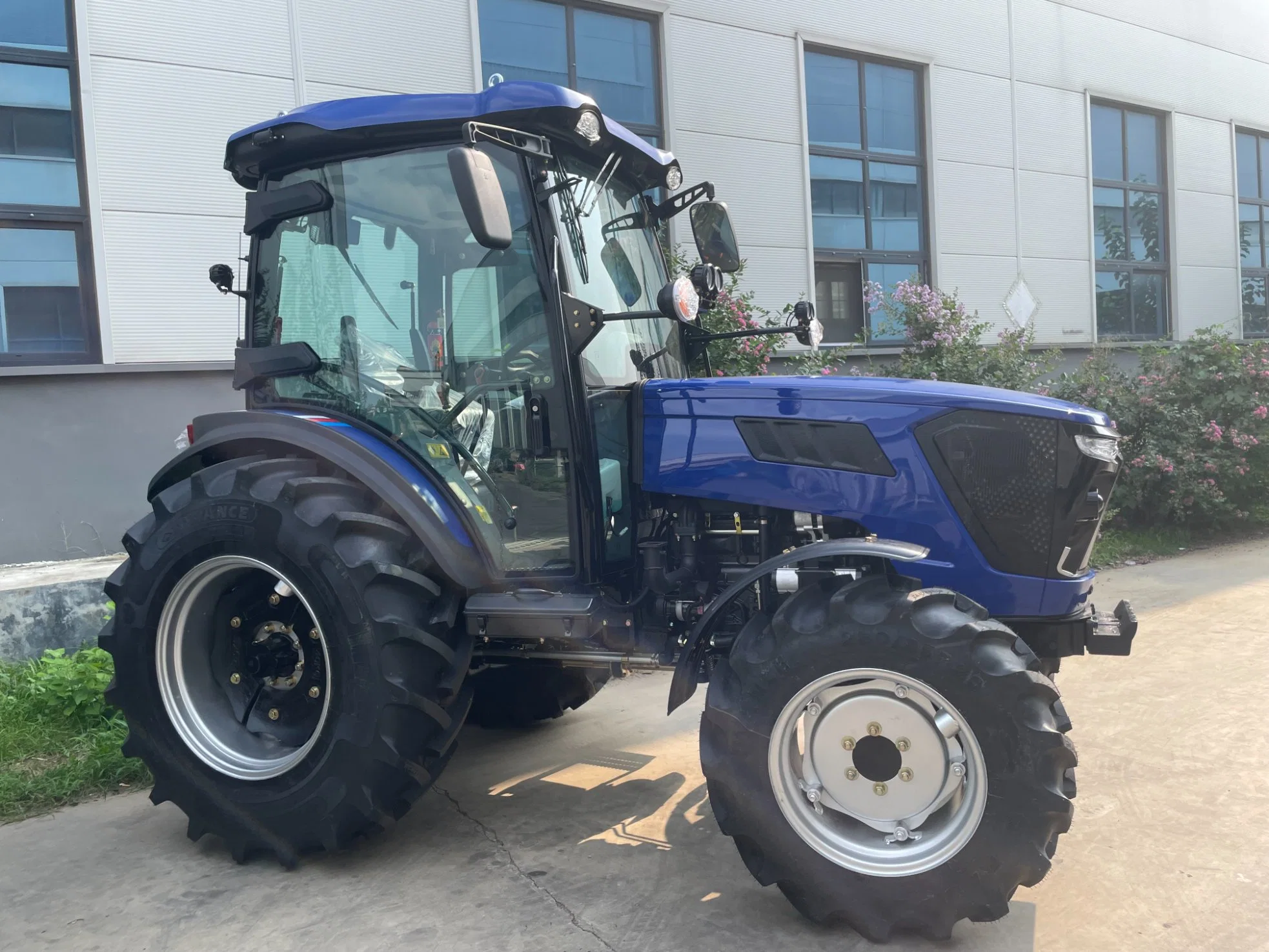 Mini tractor 70hp 4WD Maquinaria agrícola Equipo de arado Agricultura Diesel Tractores agrícolas