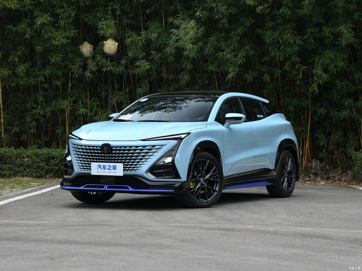 Changan 2generation Uni-T (1,5T edle Ausführung) Fünf Türen Fünf Sitze Sport Benzin