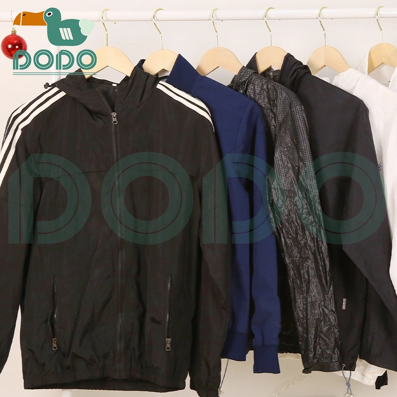 Ukay mejor ropa de calidad pacas ropa deportiva de los hombres utilizaron balas de la chaqueta