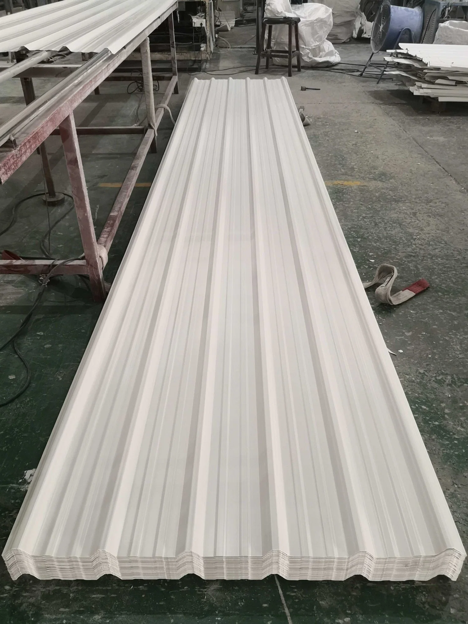 Heat Insulation Materials V Shape Color Corrugated Plastic Roofing Sheets Product for Sale