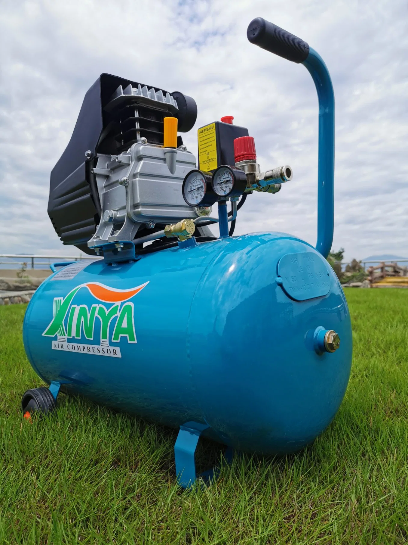 Xinya CE Certificate Compact Structure Direct-Connected Portable Air Compressor 50 Liter Tank