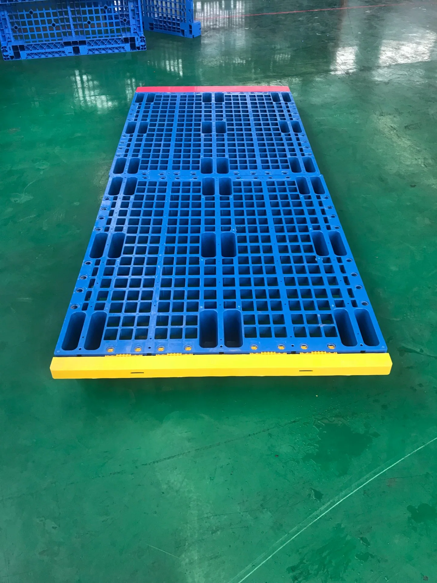 4 Ways Entry Large-Sized Assembled Single-Sided Plastic Recycled Pallet for Moisture Proof