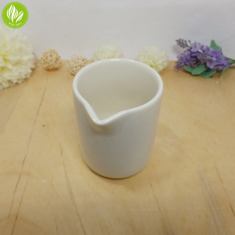 High quality/High cost performance  Porcelain Massage Candle Jar with Spout for Personal Care