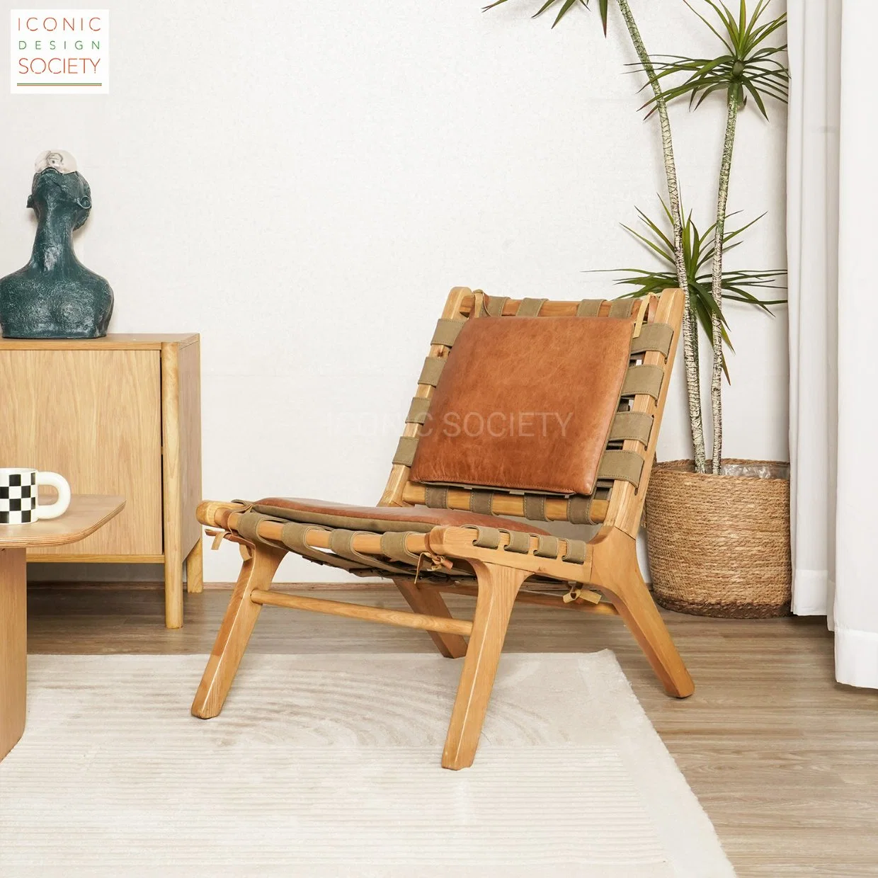 Mobilier de salon moderne classique pour club, bureau, hôtel. Chaise d'appoint en cuir véritable avec cadre en bois. Mobilier de chaise en cuir.